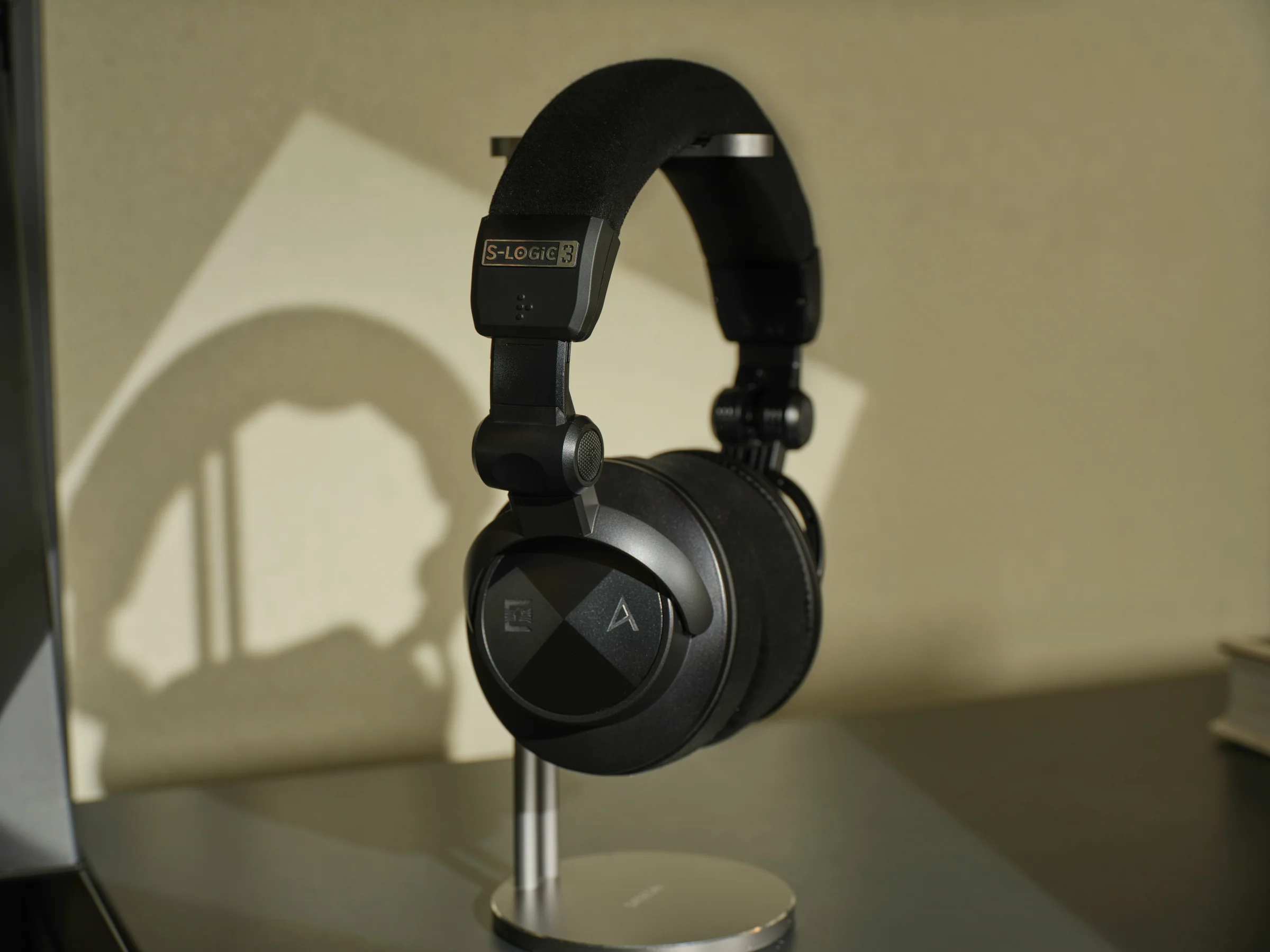 Astell&Kern Virtuoso Closed-Back Headphones - Image 15