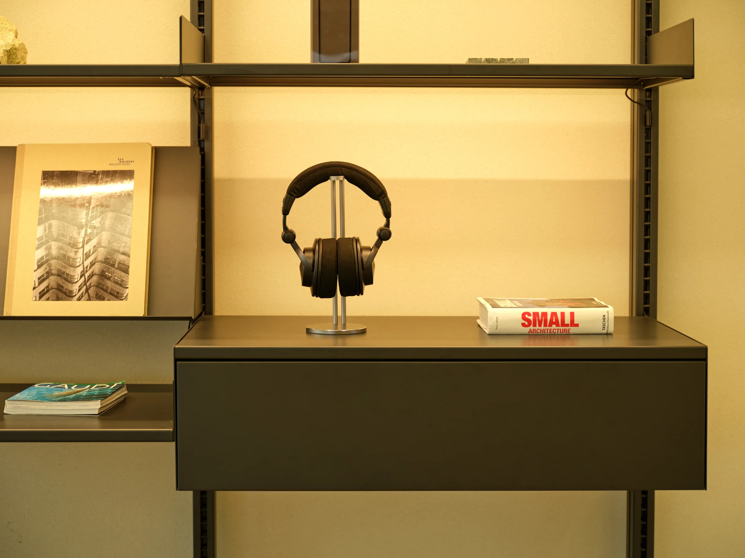 Astell&Kern Virtuoso Closed-Back Headphones - Image 21