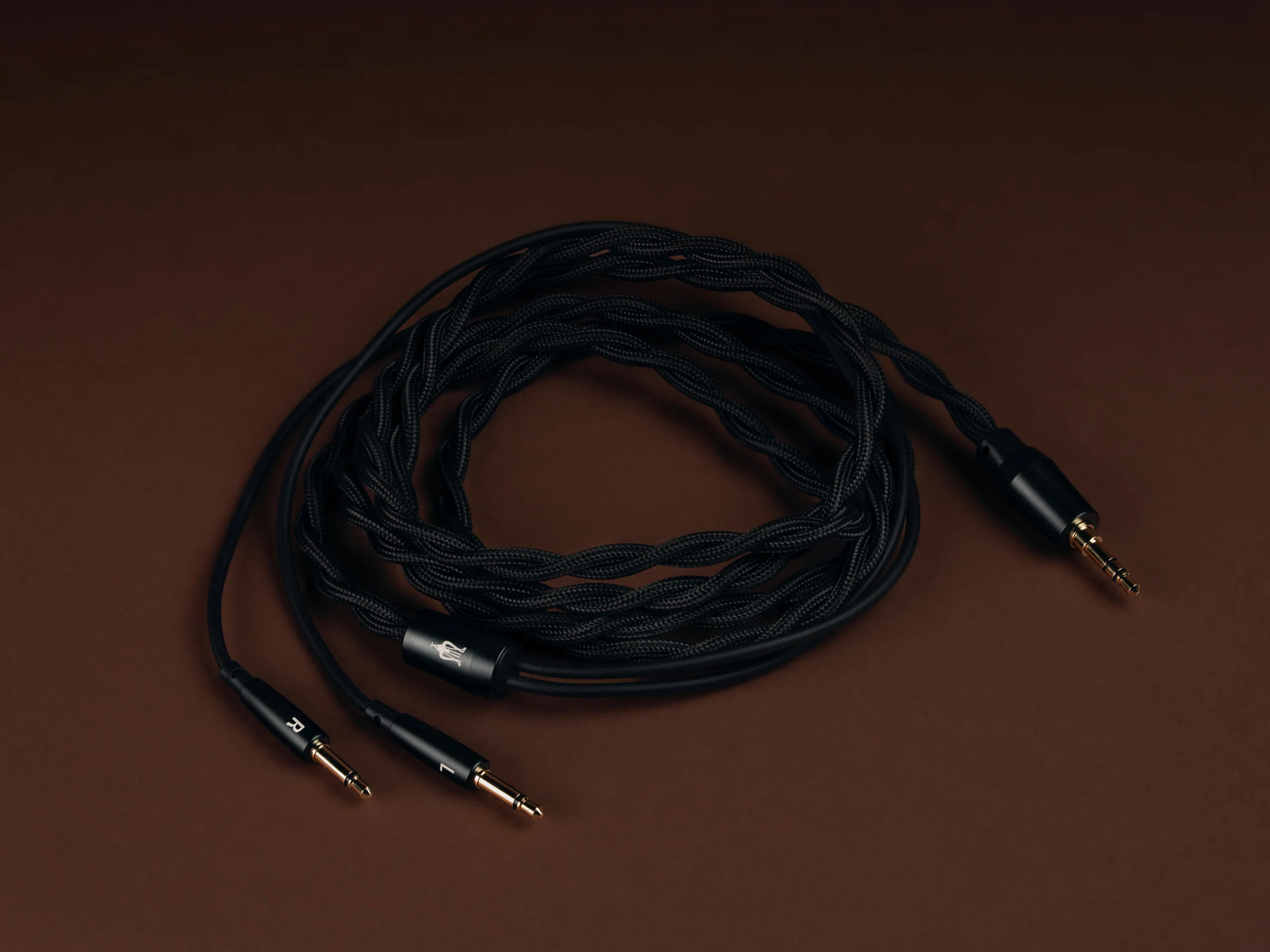 Audiolab D7 DAC Headphone Amplifier with Meze 105 Silva Open-back Headphones - Image 28