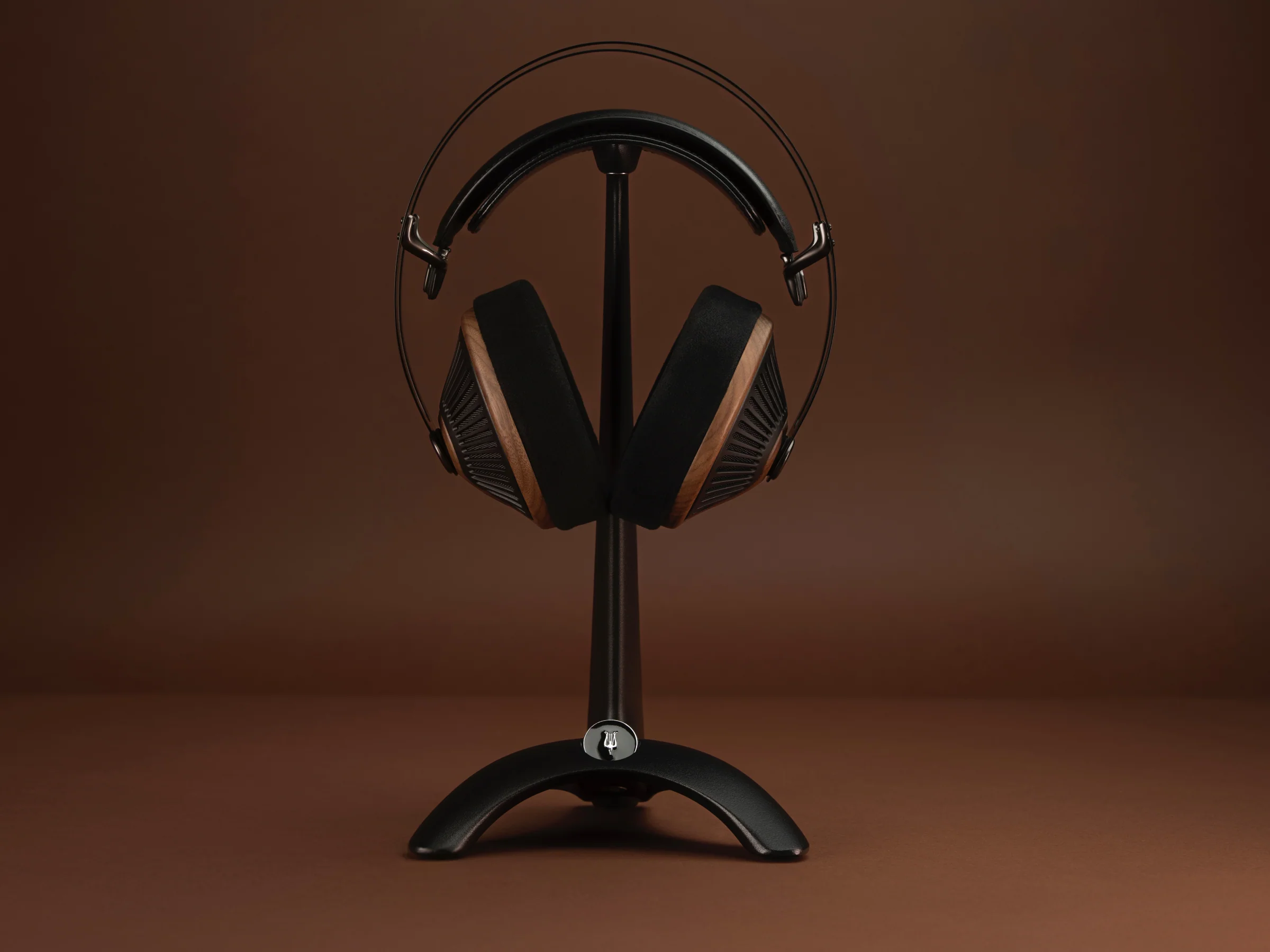 Audiolab D7 DAC Headphone Amplifier with Meze 105 Silva Open-back Headphones - Image 33