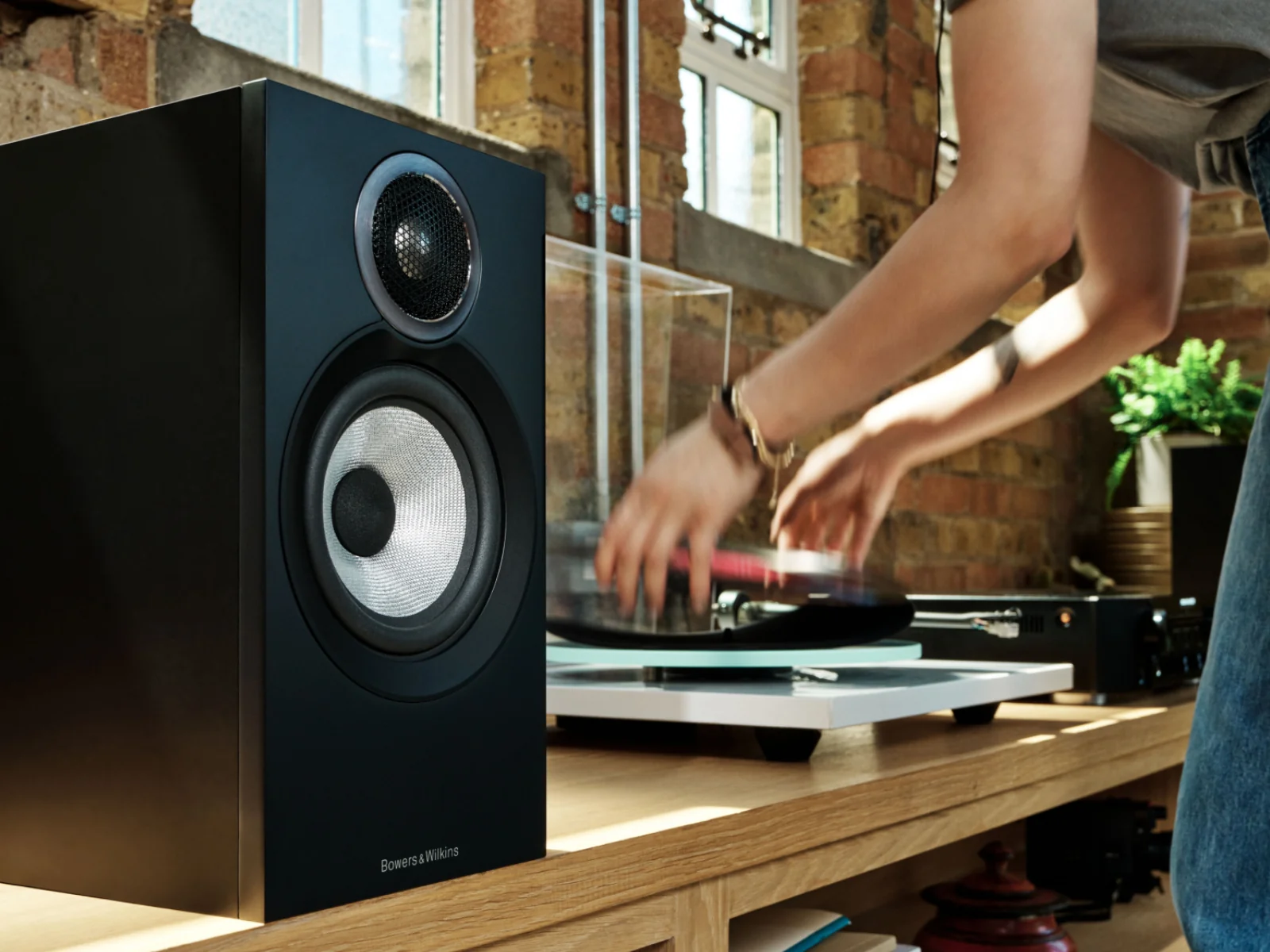 Bowers & Wilkins 607 S3 Speakers + Bowers & Wilkins FS-600 S3 Speaker Stands - Image 8