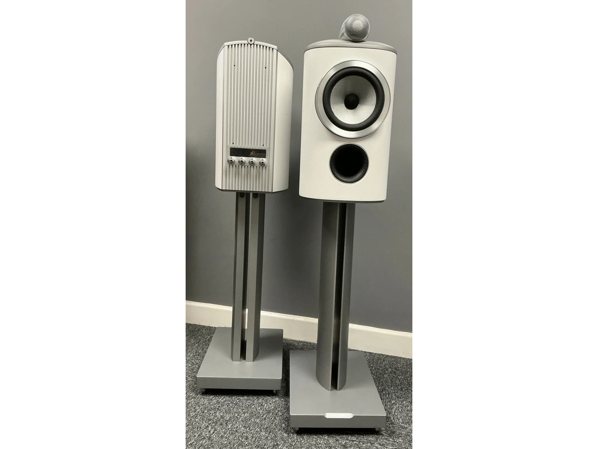 Bowers & Wilkins 805 D4 White Bookshelf Speakers with FS-805 Silver Floor Stands (Ex demonstration) - Image 3