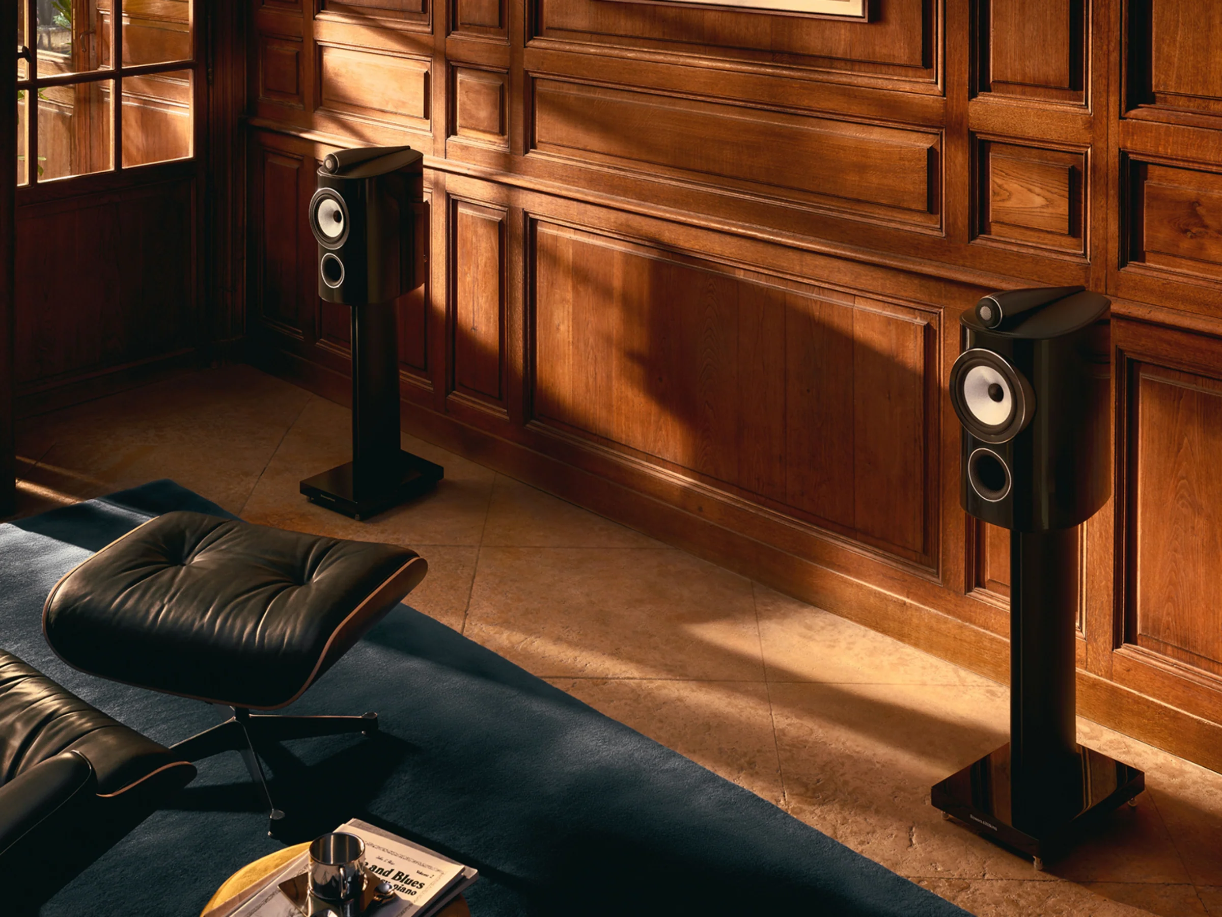 Bowers & Wilkins 805 D5 with FS-805 D5 Floor Stands - Image 23