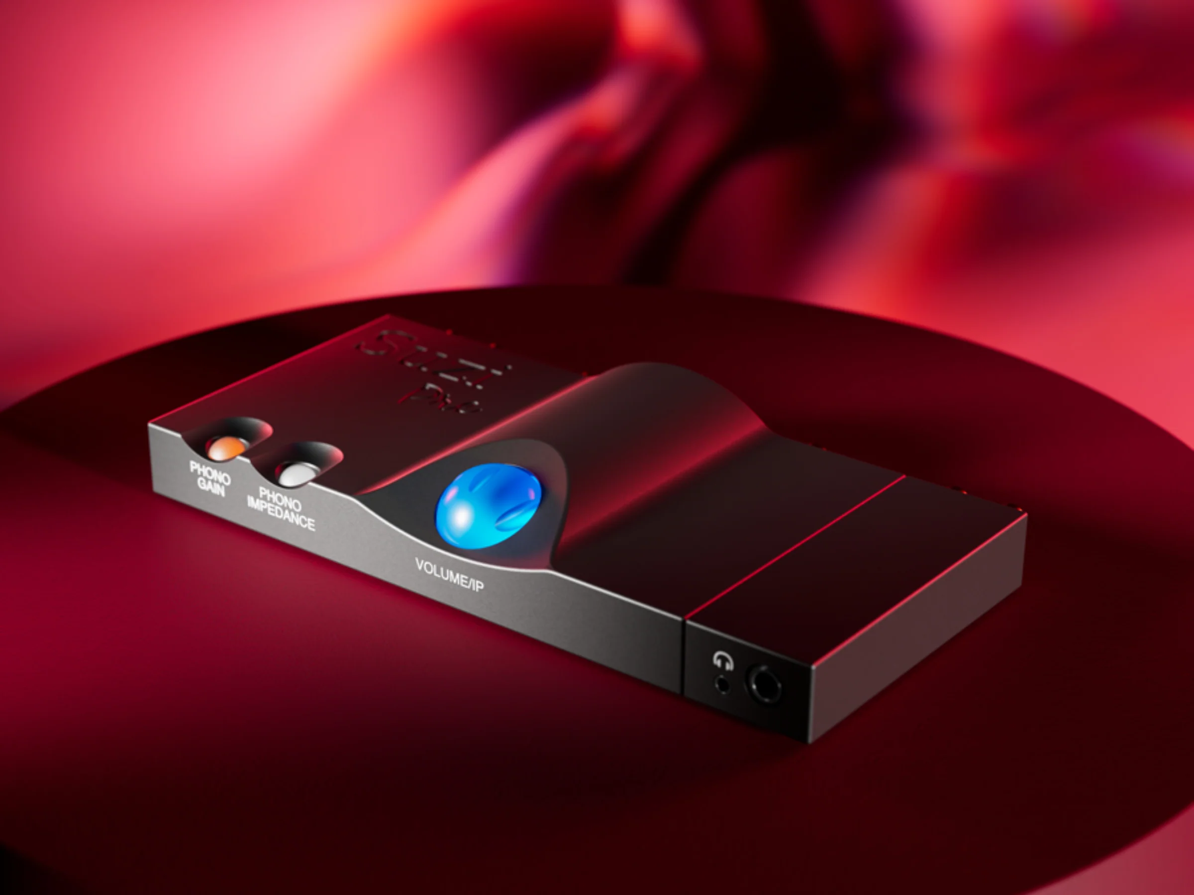 Chord Electronics Suzi Pre Amplifier / Headphone Amp / Phono Stage - Image 6