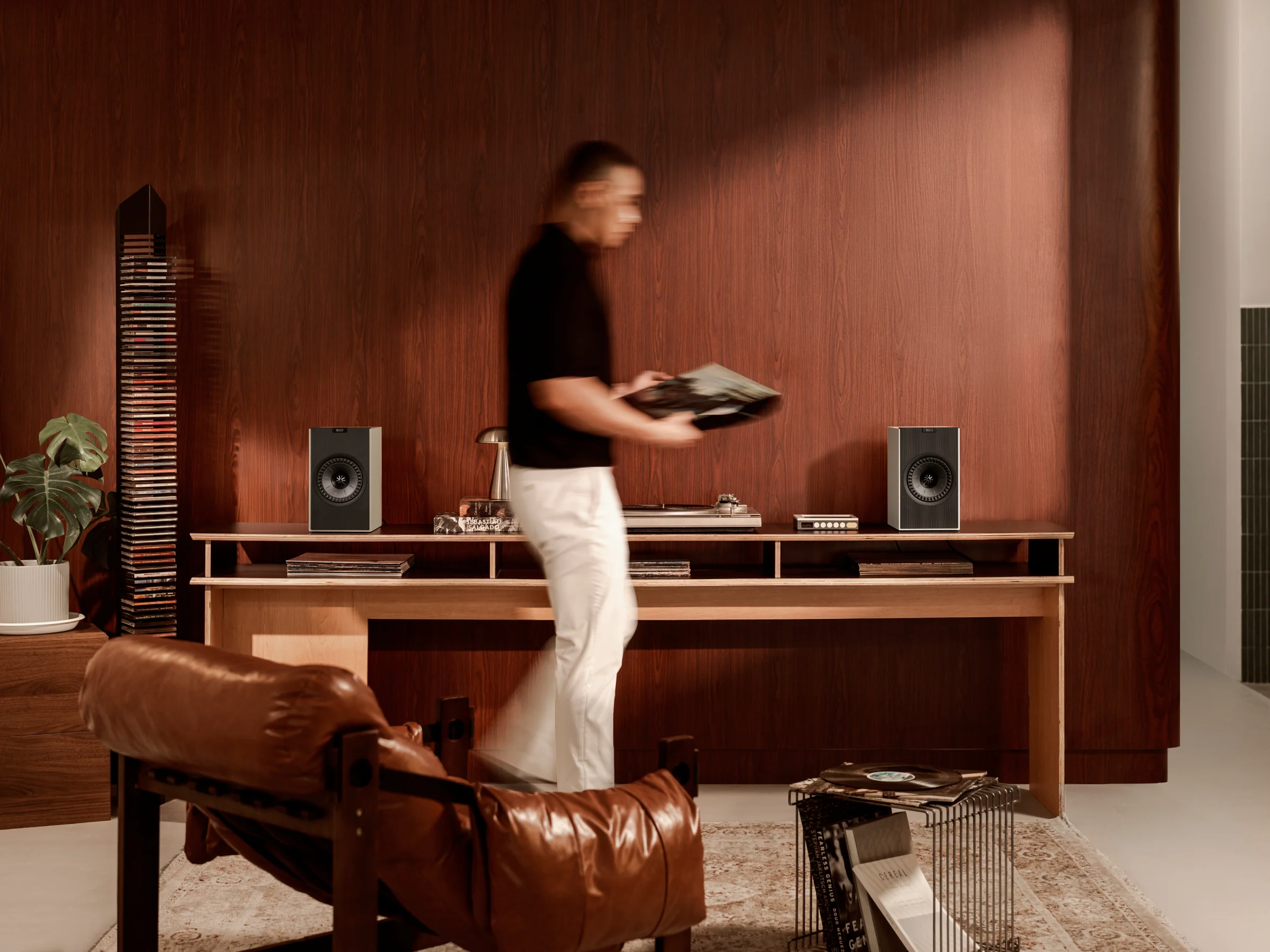 KEF Coda W with SQ1 Speaker Stands - Image 22
