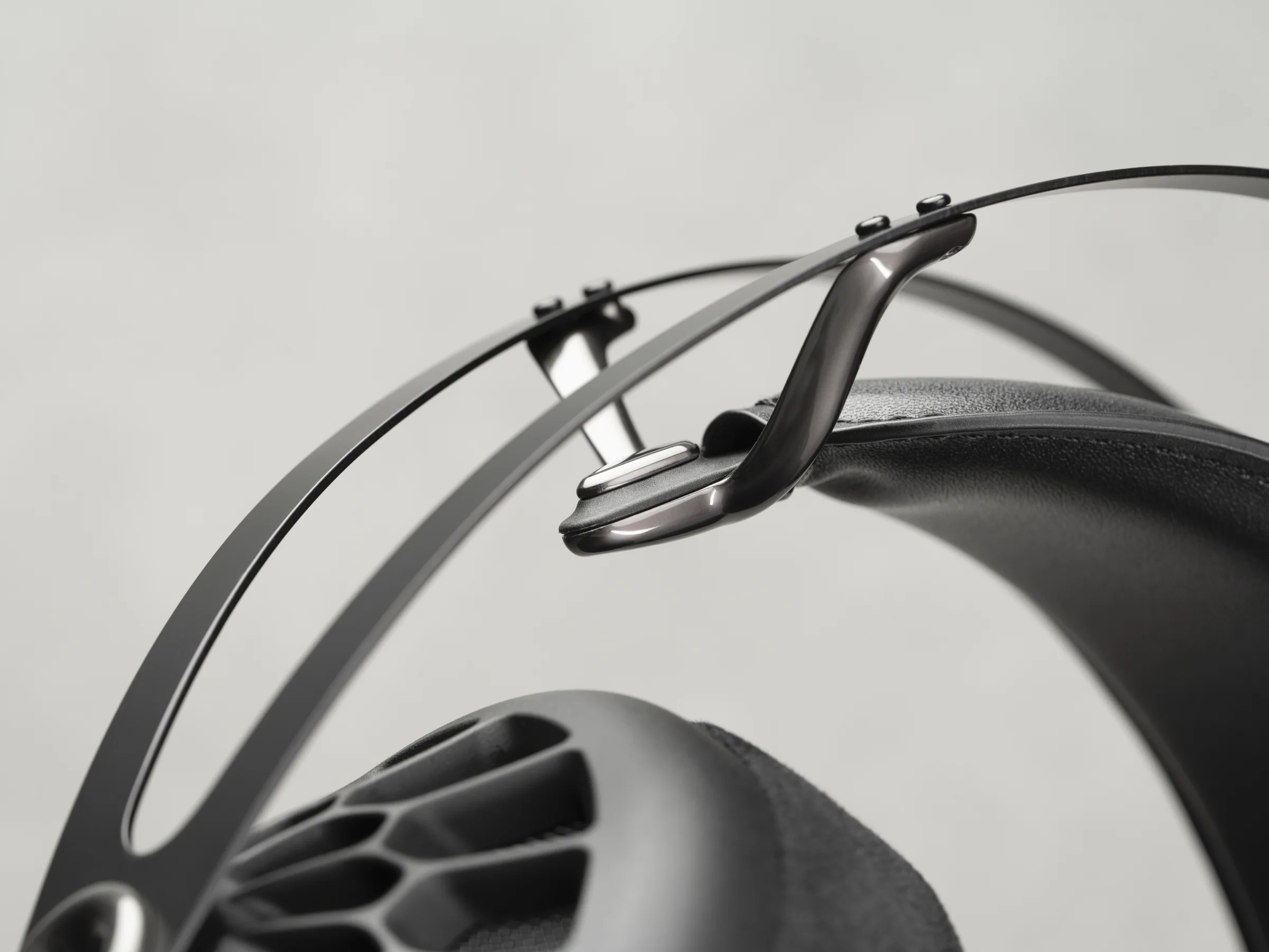 Meze 105 AER Open-Back Headphones - Image 13