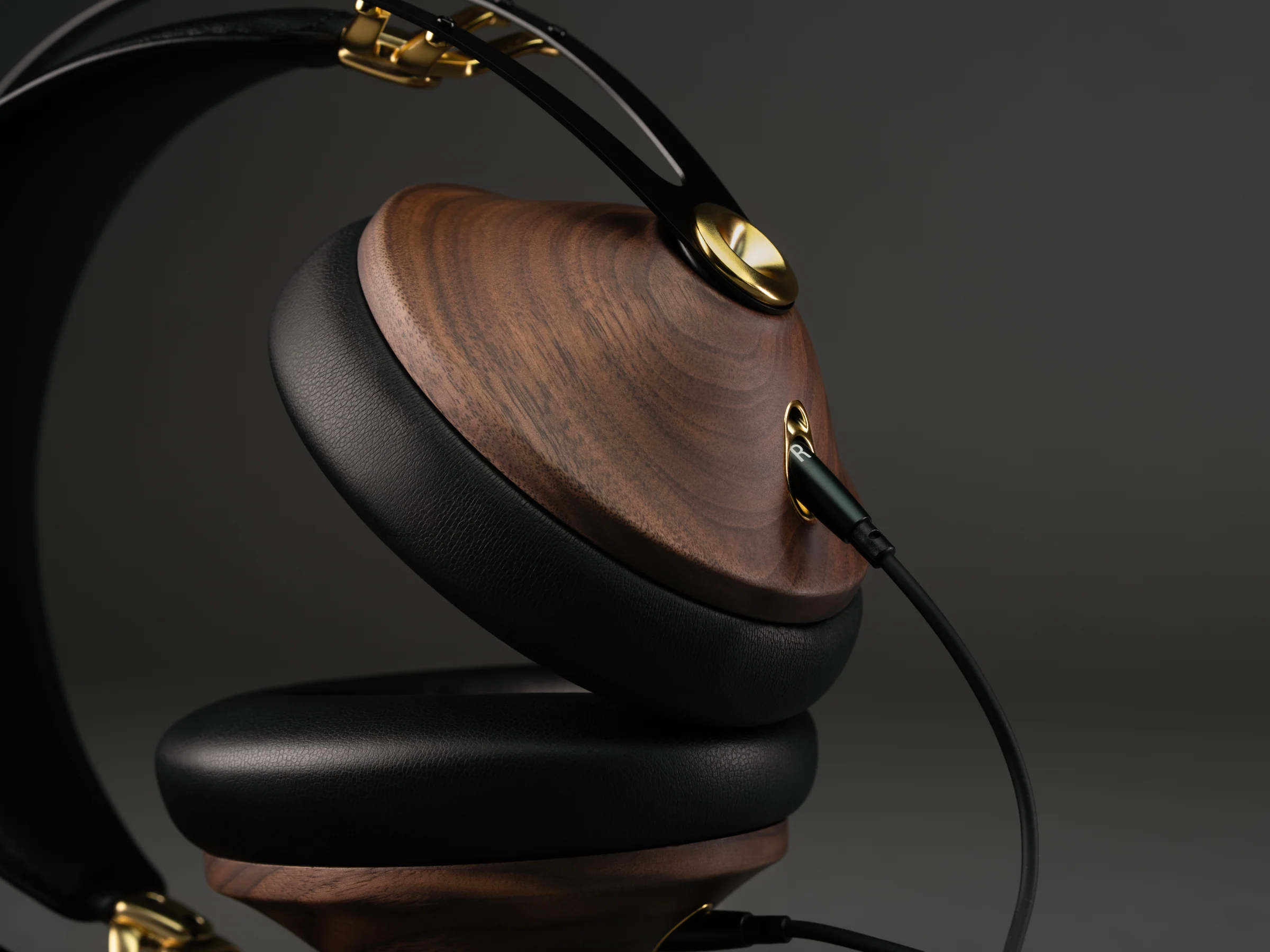 Meze 99 Classics 2nd Generation Closed Back Headphones - Image 6