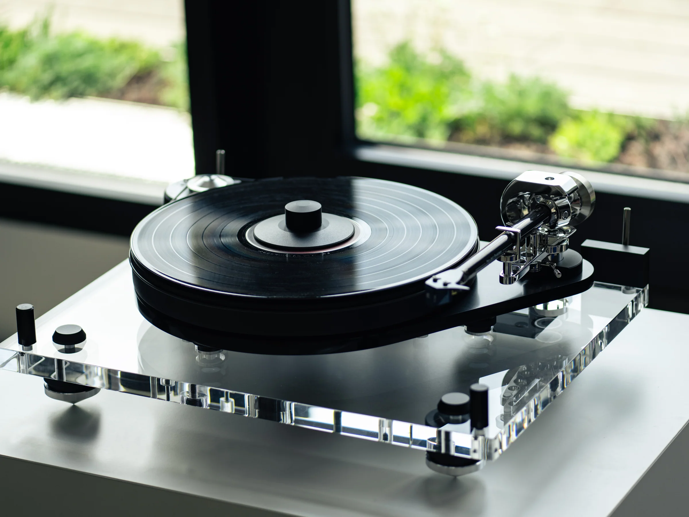 Pro-Ject 6 PerspeX Balanced Turntable UK SuperPack - Image 2