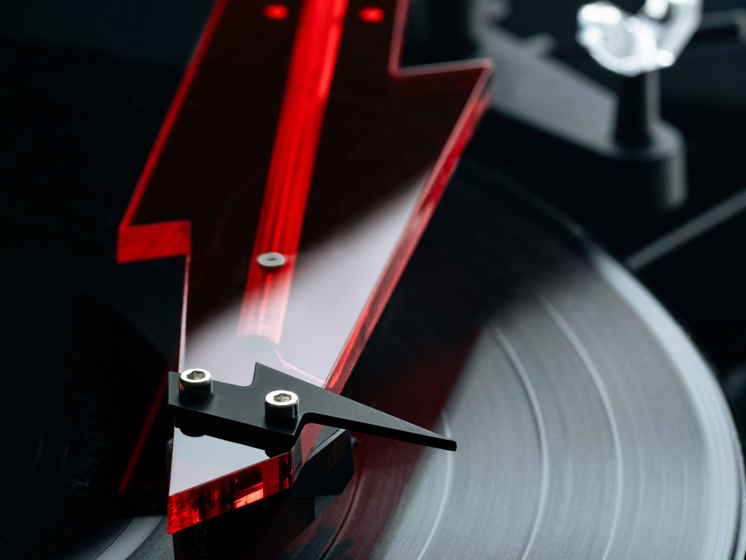 Pro-Ject AC/DC Turntable (Limited Edition) - Image 3