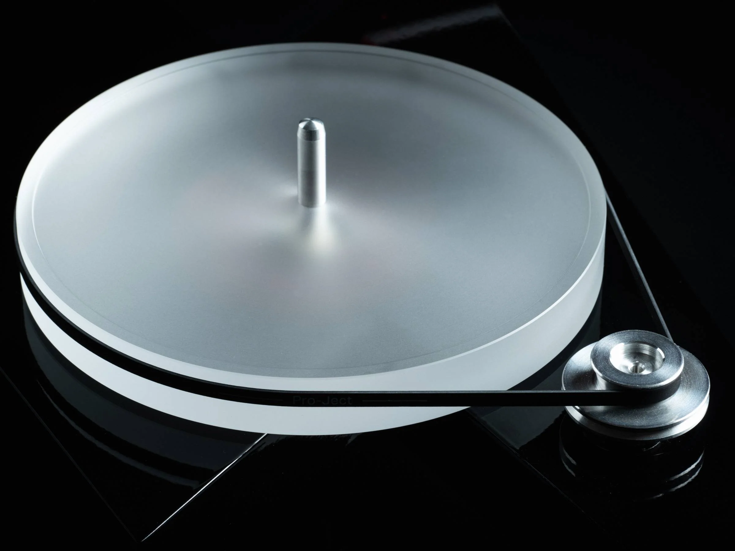 Pro-Ject AC/DC Turntable (Limited Edition) - Image 5