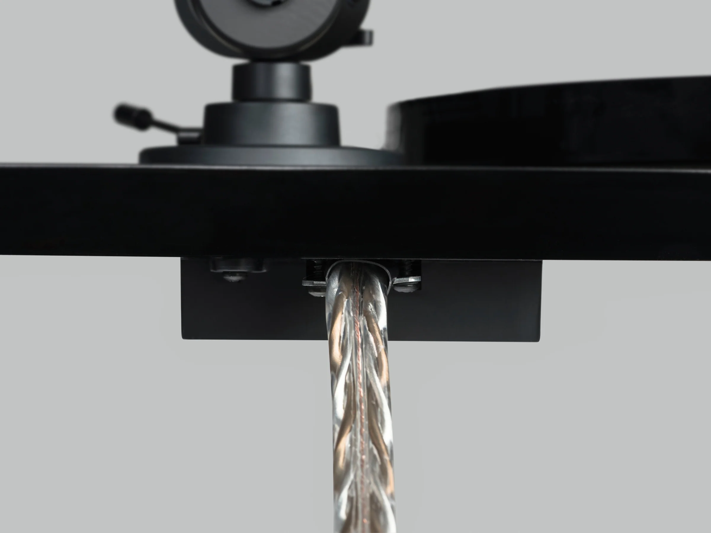 Pro-Ject E1 Turntable - Image 4