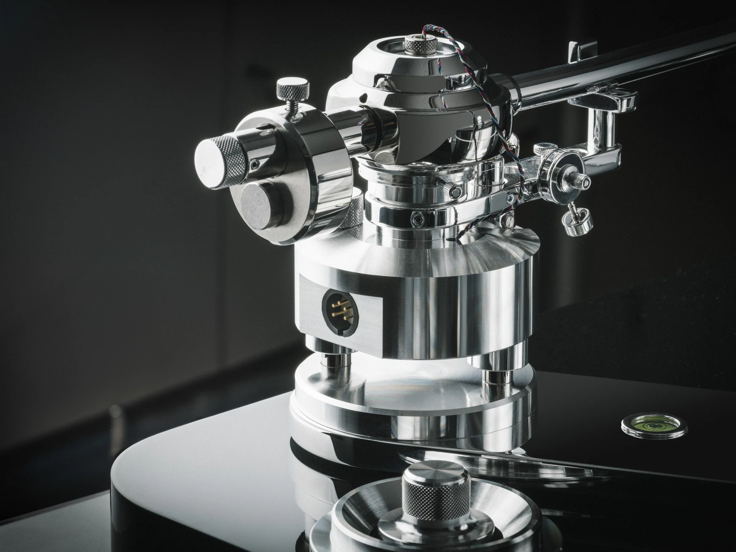 Pro-Ject Signature 12.2 Turntable - Image 10