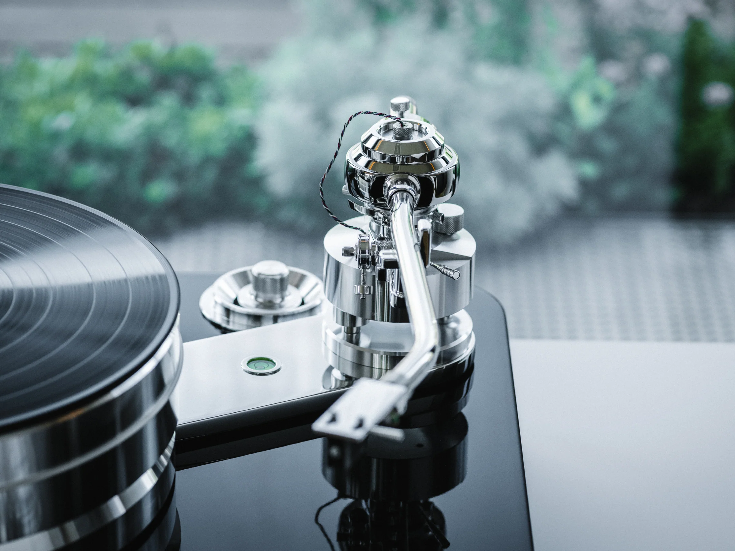 Pro-Ject Signature 12.2 Turntable - Image 9