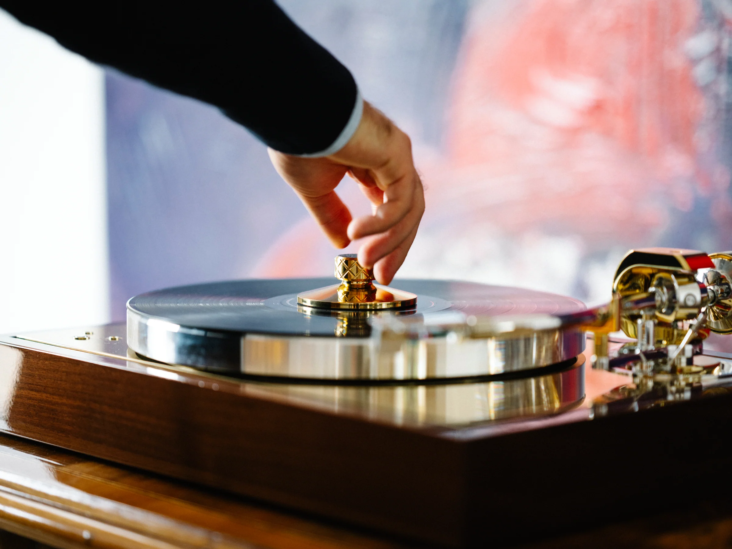 Pro-Ject The Classic Reference Turntable - Image 24