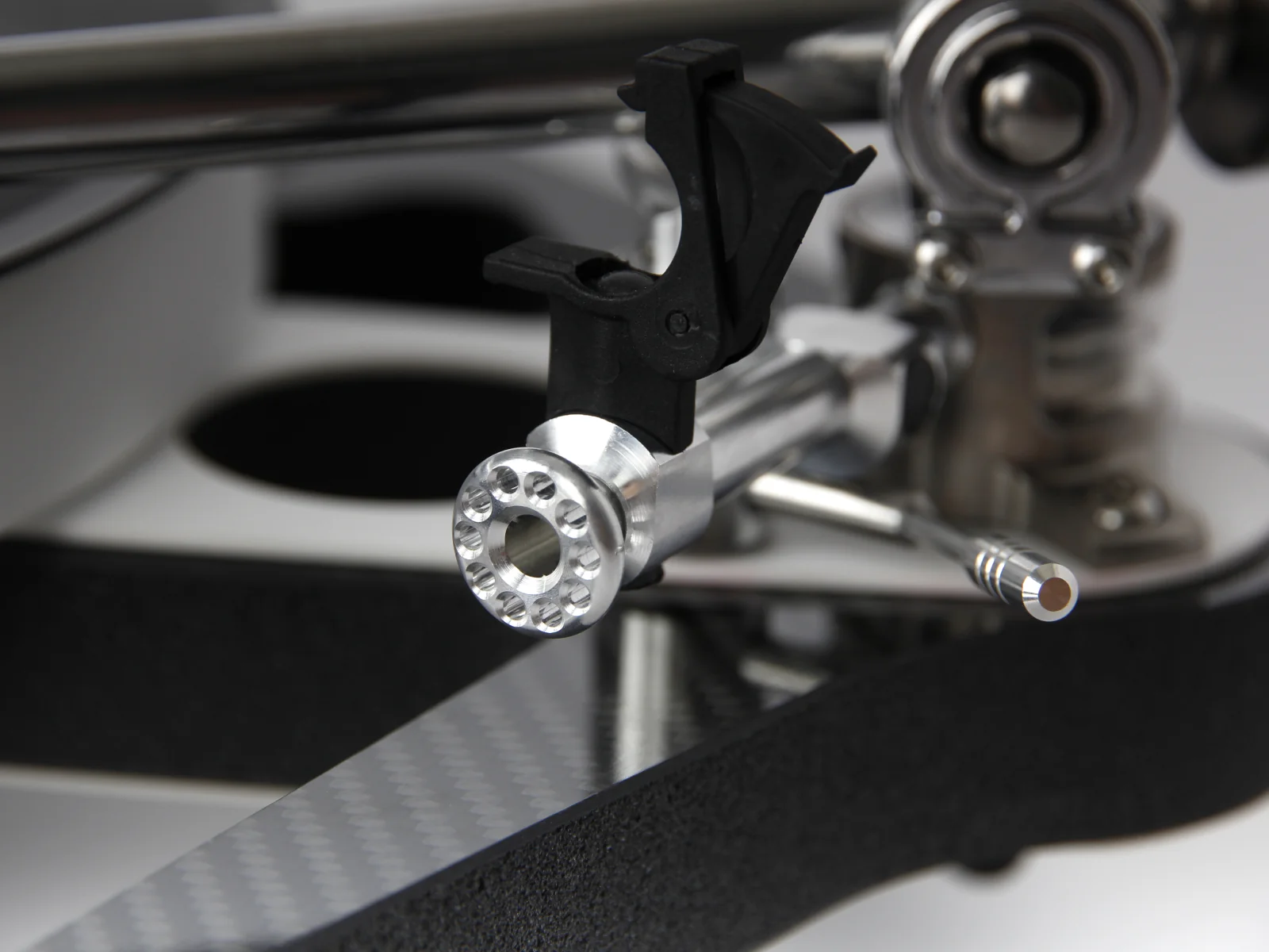 Rega NAIA Turntable - Image 4