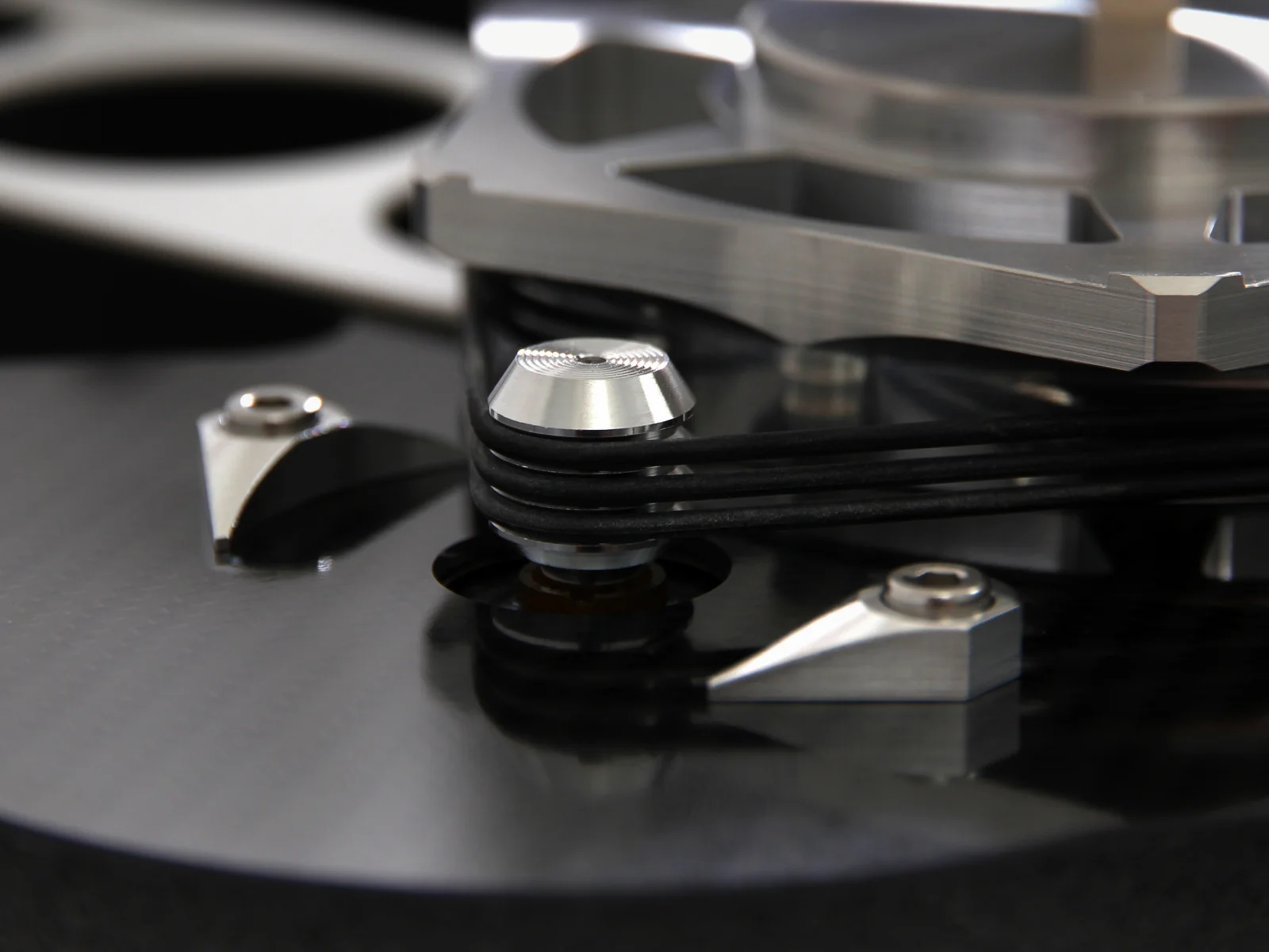 Rega NAIA Turntable - Image 8