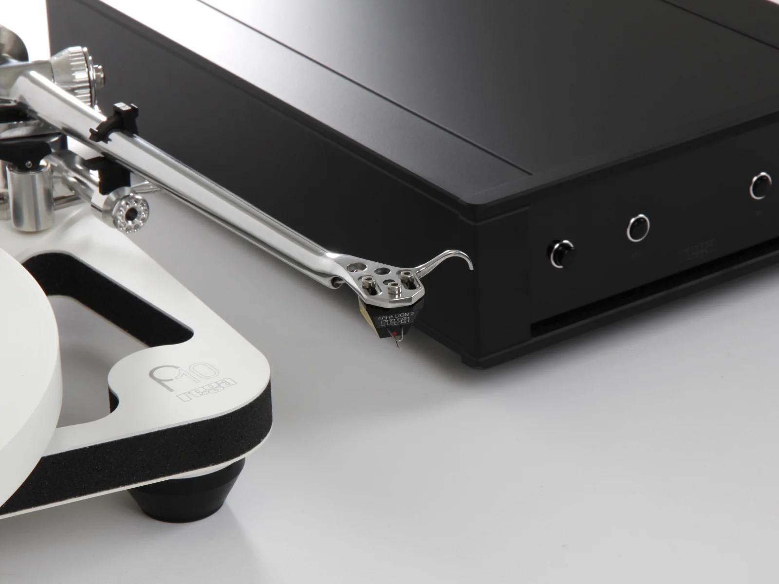Rega Planar 10 Turntable - Image 12