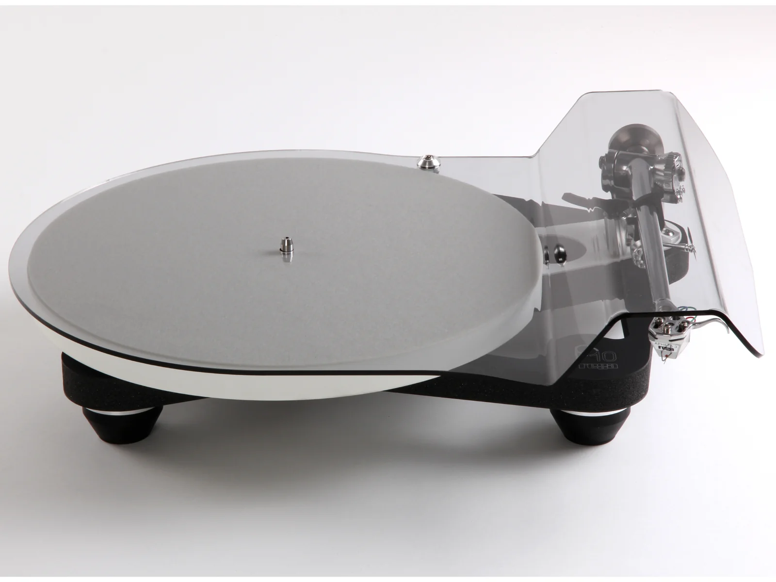 Rega Planar 10 Turntable - Image 6