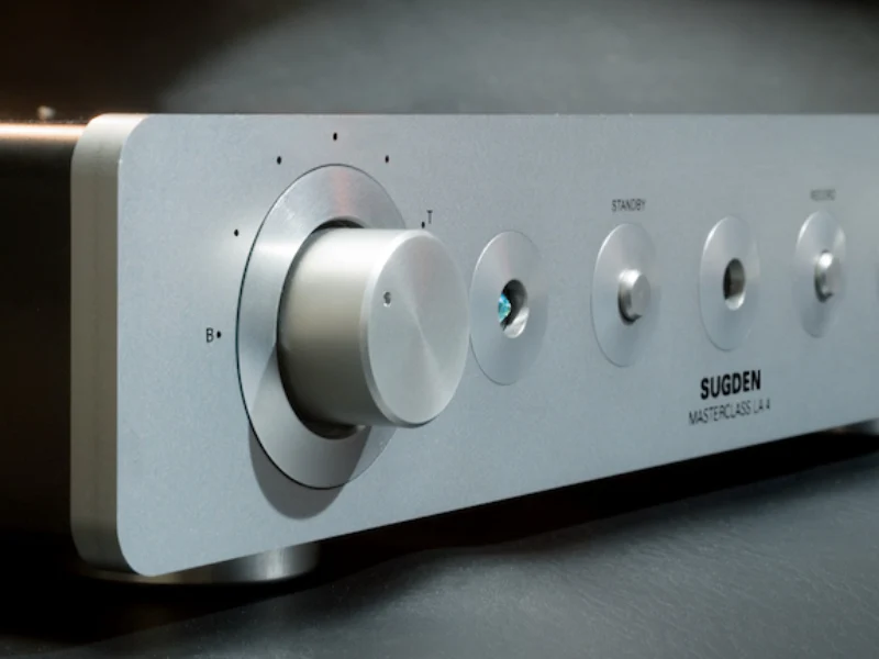Sugden Masterclass LA-4 Pre-Amplifier - Image 3