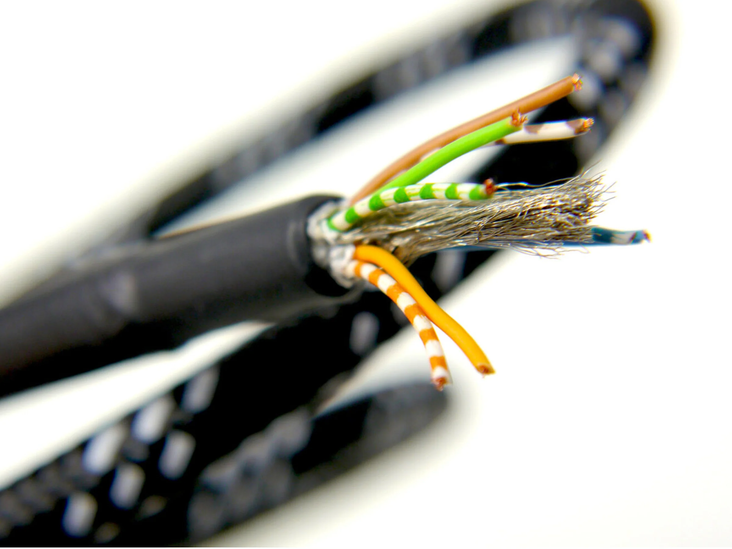 Vertere Pulse HB Ethernet Data Cable - Image 3